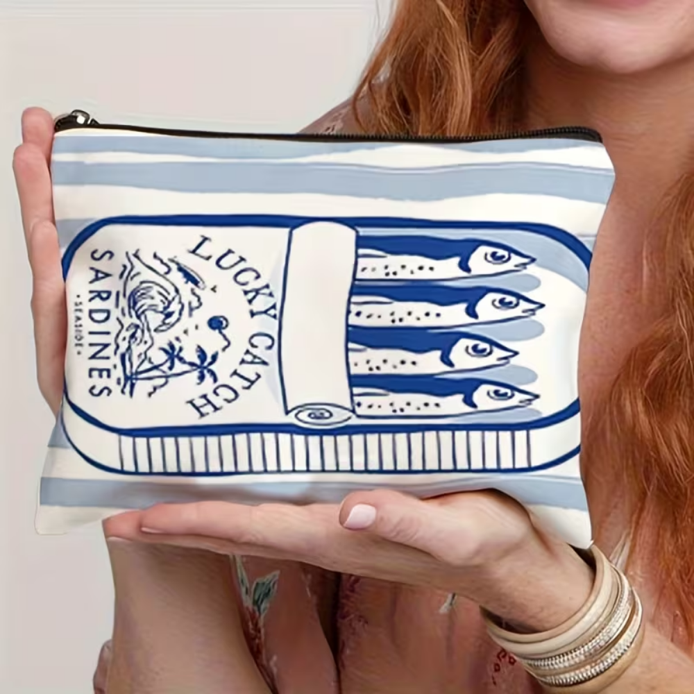 Cosmetiquera bolsa diseno sardinas azul con blanco - Picky Club Guatemala